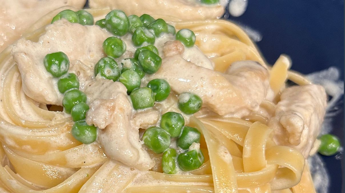 Fettuccine Alfredo with Peas